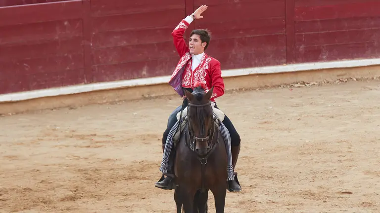 &Uacute;ltima corrida de toros de las Fiestas de Estella 2022 con toros de la ganader&iacute;a Rosa Rodrigues para los rejoneadores Pablo y Guillermo Hermoso de Mendoza y con toros de la ganader&iacute;a Hermanas Azcona para el diestro Morante de la Puebla. I&Ntilde;IGO ALZUGARAY