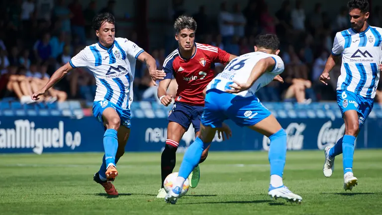 Osasuna Promesas se enfrenta ante el Atl&eacute;tico Baleares en Tajonar durante la primera jornada de la temporada 22-23. PABLO LASAOSA