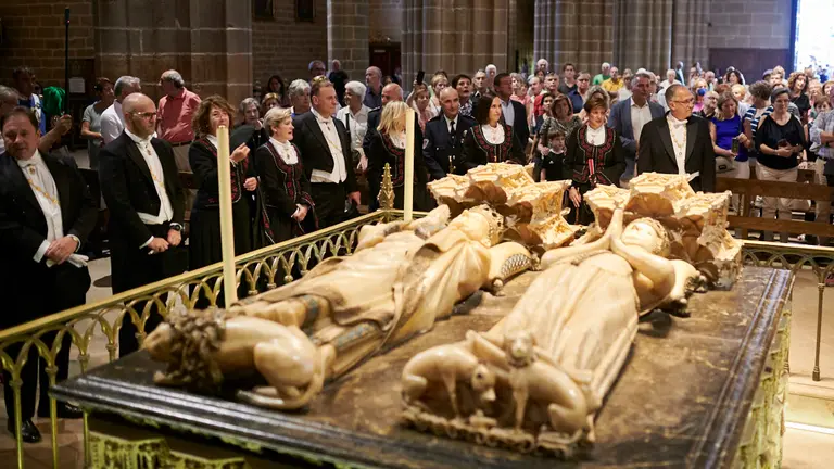 La corporaci&oacute;n del Ayuntamiento de Pamplona en cuerpo de ciudad desfila por las calles de Pamplona durante las fiestas del Privilegio de la Uni&oacute;n 2022. PABLO LASAOSA