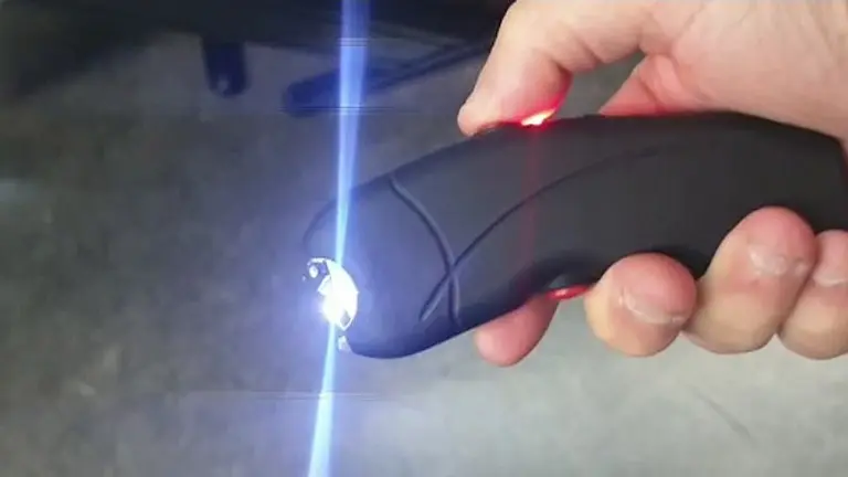 Pistola t&aacute;ser. POLIC&Iacute;A FORAL