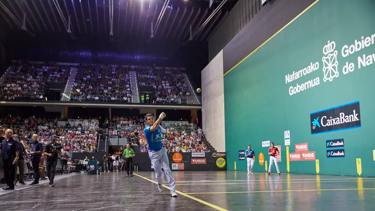 Final del Masters Caixabank de parejas de pelota mano entre Ezkurdia-Mariezkurrena II y Altuna III-Imaz celebrado en el Navarra Arena de Pamplona. I&Ntilde;IGO ALZUGARAY
