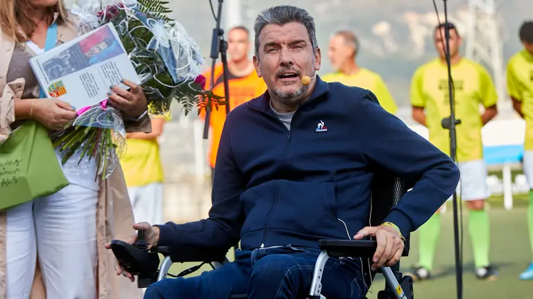 Homenaje a Juan Carlos Unzu&eacute; y partido entre antiguos compa&ntilde;eros del exportero navarro de Osasuna, Barcelona Sevilla, Tenerife y Oviedo celebrado en el campo de f&uacute;tbol de Orkoien que lleva su nombre. I&Ntilde;IGO ALZUGARAY