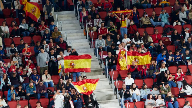 La grada de El Sadar durante el partido amistoso de preparaci&oacute;n para el Mundial de 2023 de f&uacute;tbol femenino entre la selecci&oacute;n de Espa&ntilde;a y la Estados Unidos. I&Ntilde;IGO ALZUGARAY