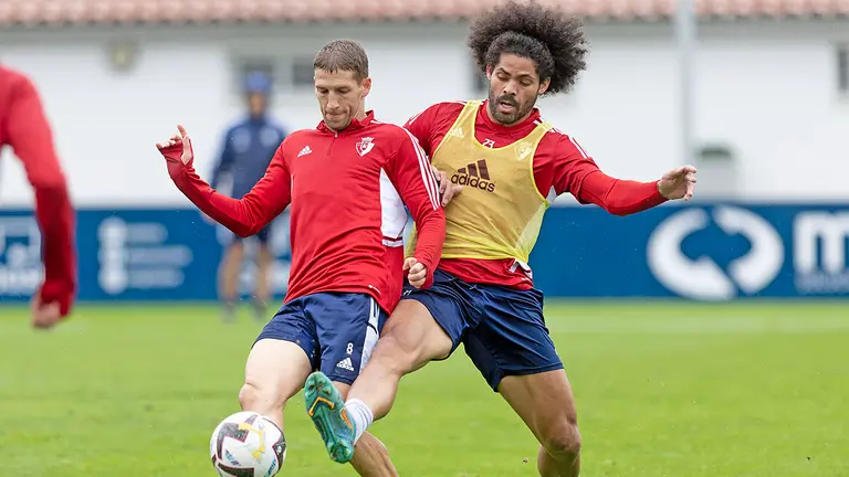 Drako Brasanac y Aridane en un entrenamiento en Tajonar. CA Osasuna.