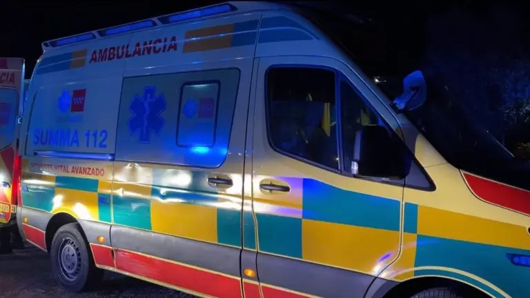 Los servicios de emergencias han conseguido estabilizar al presunto agresor y ha sido trasladado al hospital. CEDIDA