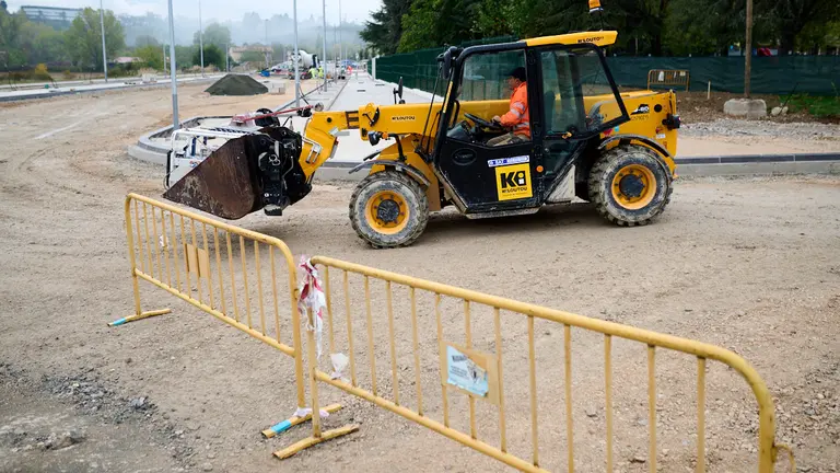 La Comisi&oacute;n y la Gerencia de Urbanismo del Ayuntamiento de Pamplona visita las obras de urbanizaci&oacute;n de la calle Ezcaba, entre los colegios Hijas de Jes&uacute;s-Jesuitinas e Irabia. 