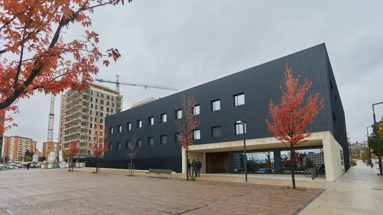 Nuevo centro de salud de Lezkairu en Pamplona. I&Ntilde;IGO ALZUGARAY
