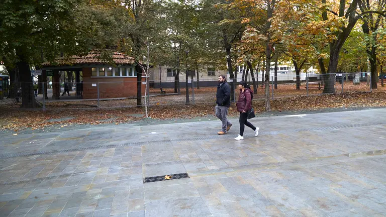 La Comisi&oacute;n de Urbanismo del Ayuntamiento de Pamplona visita las obras de reurbanizaci&oacute;n de la calle Bosquecillo, que se abrir&aacute; al tr&aacute;nsito a partir del s&aacute;bado 3 de diciembre. I&Ntilde;IGO ALZUGARAY