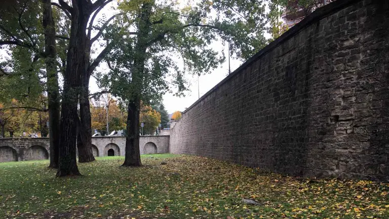 Fosos dela Ciudadela entre la Avenida del Ej&eacute;rcito y la calle Navas de Tolosa. AYUNTAMIENTO DE PAMPLONA