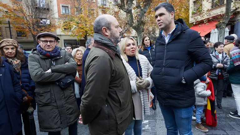 Concentraci&oacute;n en apoyo a la Guardia Civil tras el pacto alcanzado para la asunci&oacute;n de las competencias de Tr&aacute;fico por la Polic&iacute;a foral. I&Ntilde;IGO ALZUGARAY