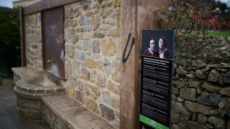La Comisi&oacute;n de Asuntos Ciudadanos del Ayuntamiento de Pamplona visita el rinc&oacute;n de la ciudad bautizado en homenaje a las hermanas Uriz P&iacute;. PABLO LASAOSA