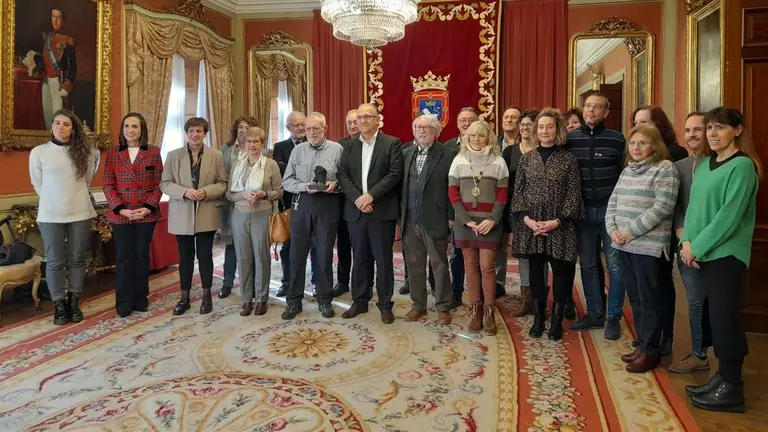 Entrega del premio Txondorra Carb&oacute;n Vegetal 2022 al investigador Balbino Garc&iacute;a de Albizu. - EUROPA PRESS