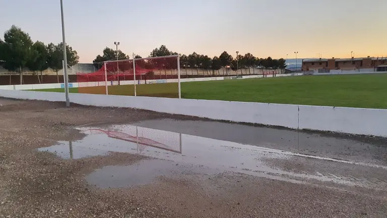 Fusti&ntilde;ana tiene previsto culminar la pavimentaci&oacute;n de los alrededores del campo de f&uacute;tbol. CEDIDA
