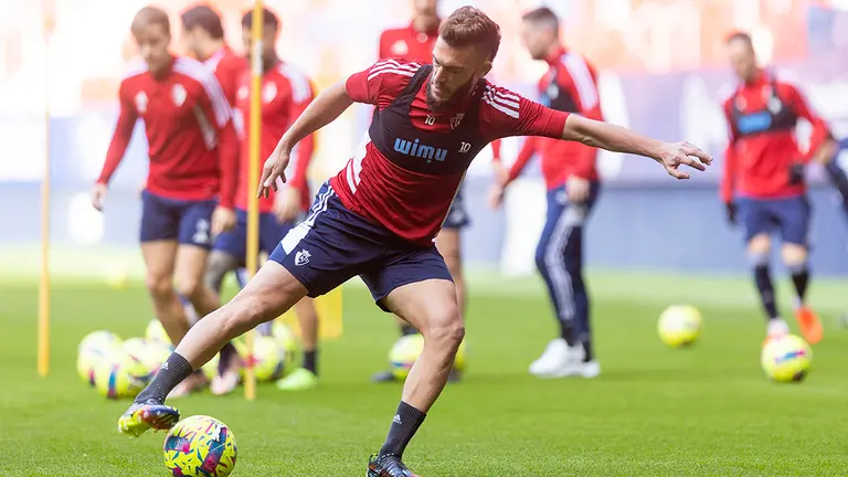 Roberto Torres en su &uacute;ltimo entrenamiento en El Sadar. CA Osasuna.