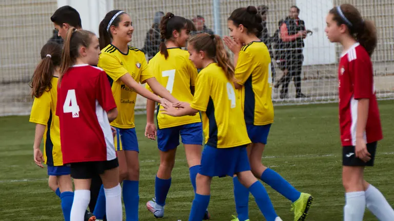 Partido de octavos de final del XL Torneo Interescolar de Fundaci&oacute;n Osasuna en categor&iacute;a femenina entre Luis Amig&oacute; y Paz de Ziganda disputado en las instalaciones de Tajonar. I&Ntilde;IGO ALZUGARAY