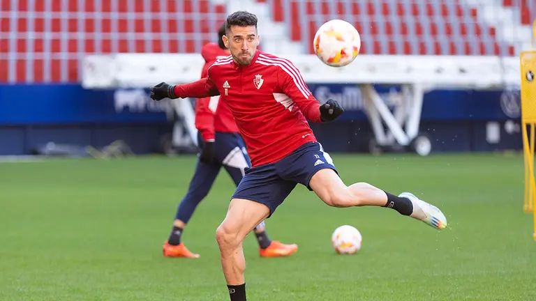 Kike Barja puede ser titular ante el N&aacute;stic de Tarragona en la Copa del Rey. CA Osasuna.