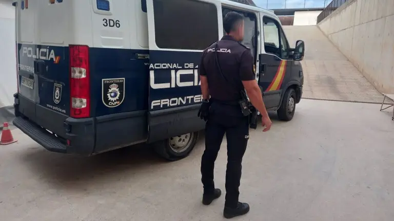 La menor acudi&oacute; a dependencias de la Polic&iacute;a Nacional inmediatamente despu&eacute;s de sufrir la agresi&oacute;n. CEDIDA