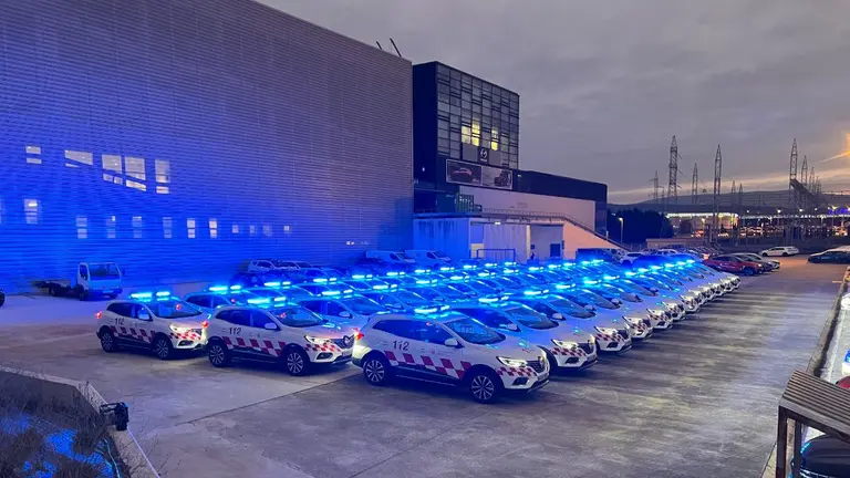 La flota de veh&iacute;culos de emergencias aparcados antes de su distribuci&oacute;n entre las diferentes localidades navarras. GOBIERNO DE NAVARRA