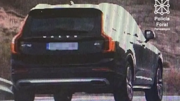 Imagen, captada por el radar, del veh&iacute;culo sorprendido en Olite circulando a 215 kil&oacute;metros por hora en la autopista. POLIC&Iacute;A FORAL