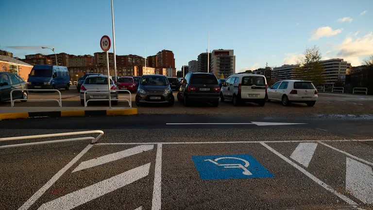 Aparcamiento disuasorio de Arrosadía. PABLO LASAOSA