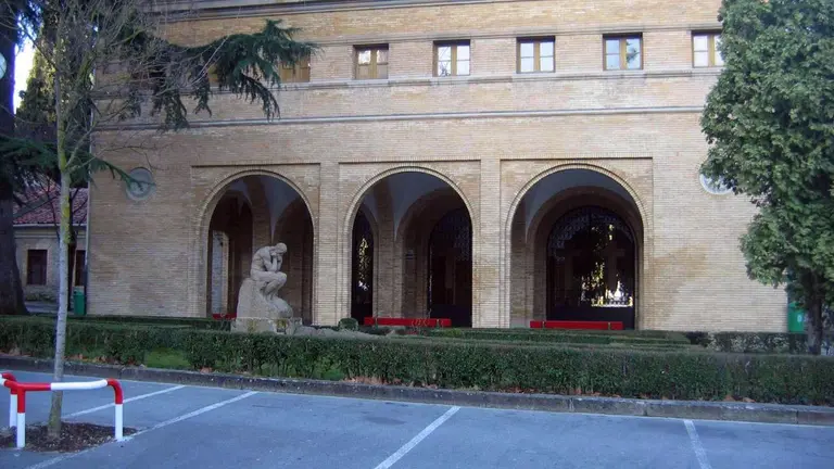 Puerta principal del cementerio de San Jos&eacute; de Pamplona. AYUNTAMIENTO DE PAMPLONA