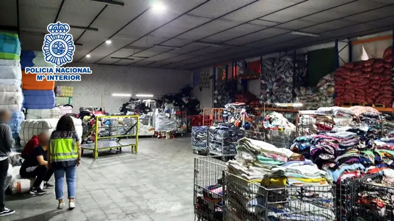 El empresario pagaba a sus empleados en situaci&oacute;n irregular un sueldo de 200 euros. POLIC&Iacute;A NACIONAL