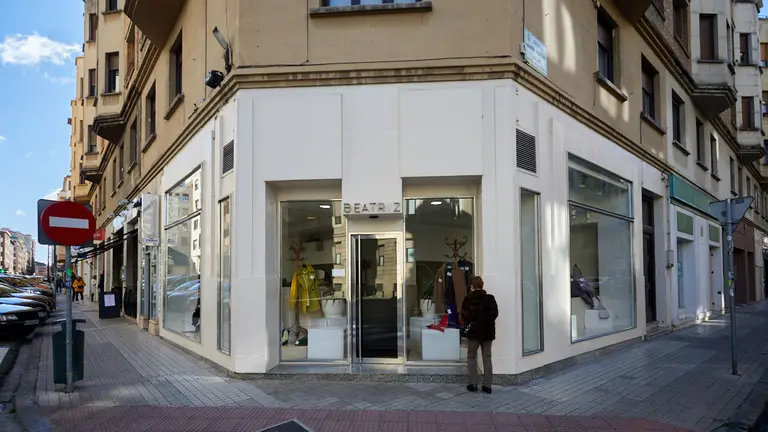 Tienda Boutique Beatriz, en la calle Navarro Villoslada 3 de Pamplona. I&Ntilde;IGO ALZUGARAY