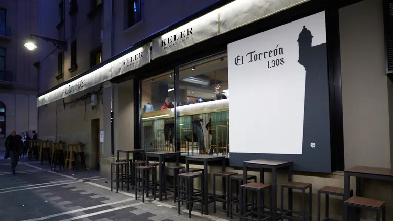 Restaurante El Torreón del Castillo, en la plaza del Castillo 18 de Pamplona. IÑIGO ALZUGARAY