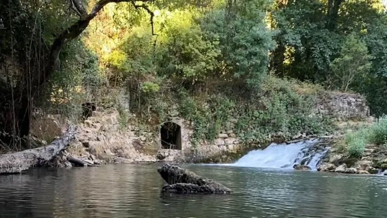 Molino Nuevo de Gasti&aacute;in, en el r&iacute;o Ega a su paso por Mendaza. CEDIDA