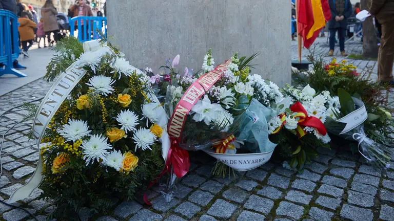 Concentración con motivo del Día de la Memoria de las víctimas del terrorismo de ETA convocada por la ANVITE, Fundación Tomás Caballero, Vecinos de Paz, Asociación Cultural Pompaelo, Sociedad Civil Navarra, Asociación Cultural Doble12, Libertad Ya, Recuperar Navarra, Ego Non y Asociación por la Tolerancia. IÑIGO ALZUGARAY