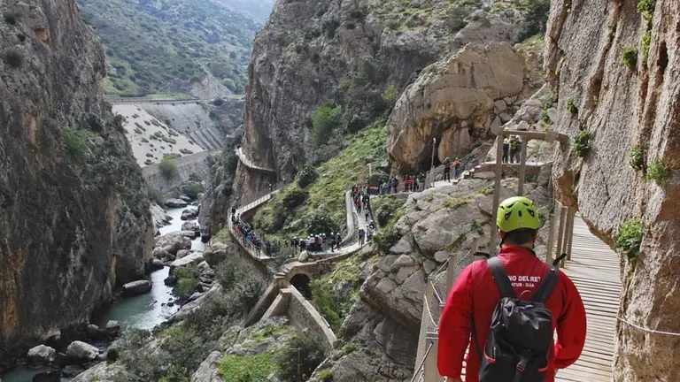 El paisaje del municipio de &Aacute;lora atrae a muchos senderistas. JUNTA DE ANDALUC&Iacute;A
