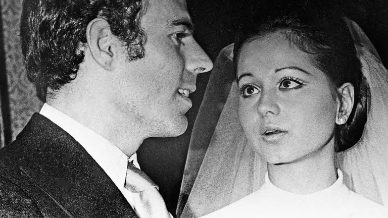 Album de Julio Iglesias en su boda junto con su esposa Isabel Preysler en Illescas, Toledo, Castilla-La mancha, Espa&ntilde;a. - EUROPA PRESS REPORTAJES