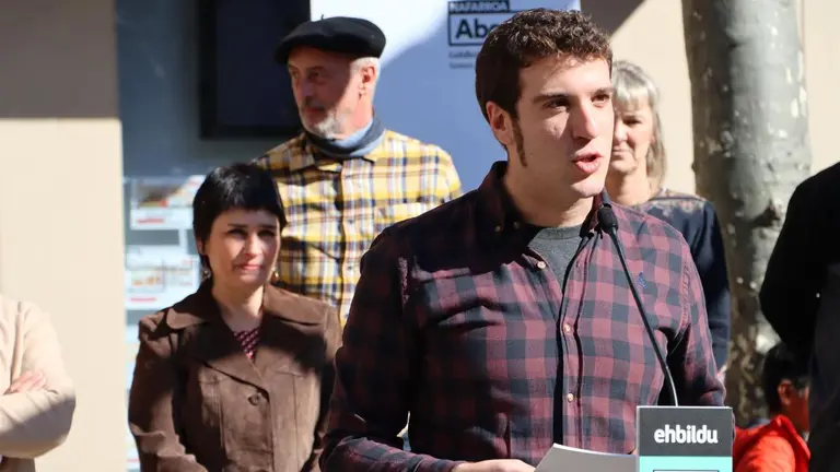 Xabier Alcuaz se presenta en p&uacute;blico como candidato a la alcald&iacute;a de Tafalla por EH Bildu. CEDIDA