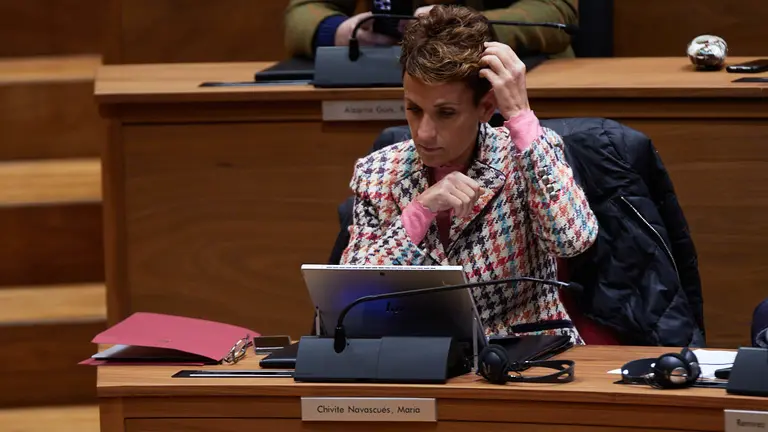 Mar&iacute;a Chivite, presidenta del Gobierno de Navarra, en el pleno del Parlamento foral. I&Ntilde;IGO ALZUGARAY