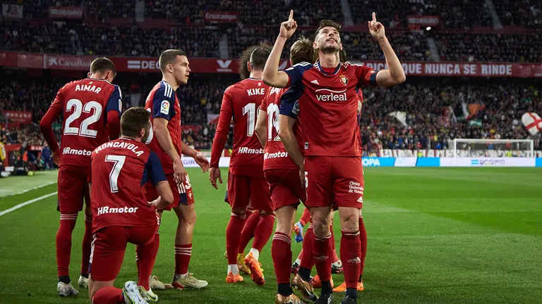 David Garcia celebra el primer gol en el partido entre Sevilla y Osasuna que se ha disputado este domingo en el estadio Ramon S&aacute;nchez Pizju&aacute;n.
Joaqu&iacute;n Corchero / AFP7 / Europa Press