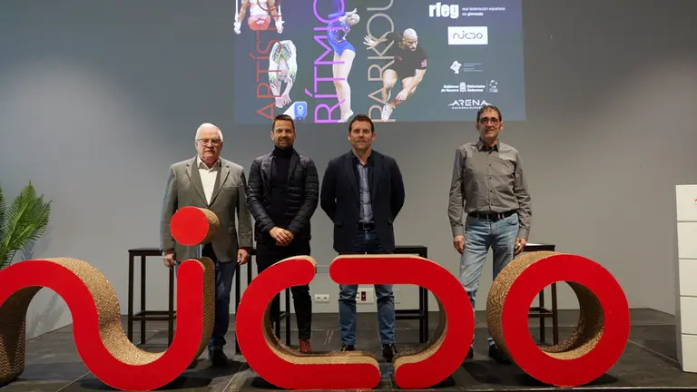 Miguel Pozueta, director gerente del Instituto Navarro del Deporte, Moncho Urdi&aacute;in, director gerente de NICDO, Jes&uacute;s Carballo, presidente de la Real Federaci&oacute;n Espa&ntilde;ola de Gimnasia, y Josu Ros, presidente de la Federaci&oacute;n Navarra de Gimnasia, presentan los cuatro campeonatos de la Federaci&oacute;n Espa&ntilde;ola de Gimnasia que tendr&aacute;n lugar en Navarra Arena en 2023. I&Ntilde;IGO ALZUGARAY