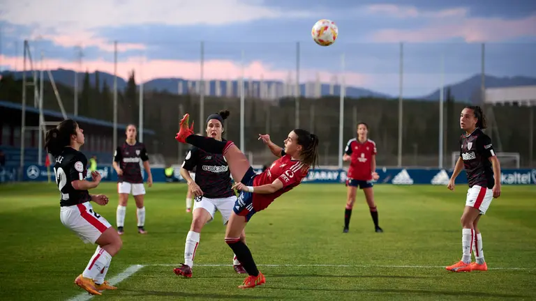 Osasuna femenino se enfrenta al Athletic de Bilbao en cuartos de final de la Copa de la Reina a partido &uacute;nico. PABLO LASAOSA