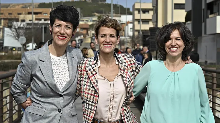 La candidata del PSN a la Alcald&iacute;a de Pamplona, Elma Saiz, la secretaria general del PSN, Mar&iacute;a Chivite, y la candidata del PSN a la Alcald&iacute;a de Tudela, Olga Chueca. PSN