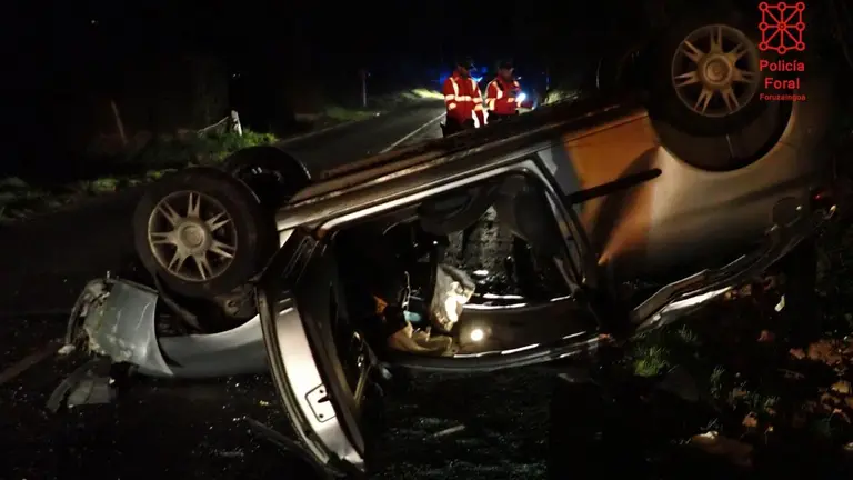 Un joven de 33 a&ntilde;os ha resultado herido grave en un accidente de tr&aacute;fico ocurrido en Elizondo. POLIC&Iacute;A FORAL