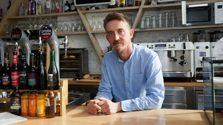 Bar El Inicio, en el Paseo de Ugaldeta 20 de Pamplona. IÑIGO ALZUGARAY