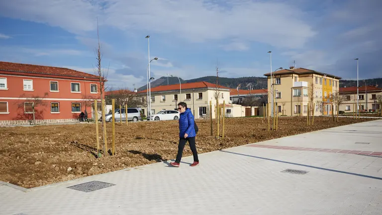 La Comisi&oacute;n y la Gerencia de Urbanismo del Ayuntamiento, con el alcalde, Enrique Maya, visitan las obras de la segunda fase de urbanizaci&oacute;n del barrio de Chantrea, con motivo de la recepci&oacute;n de las obras. I&Ntilde;IGO ALZUGARAY