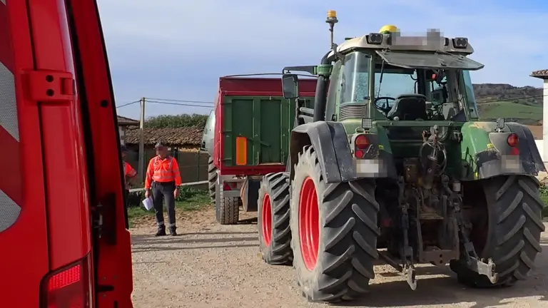 Los servicios de emergencia trabajando en el lugar del accidente. CEDIDA