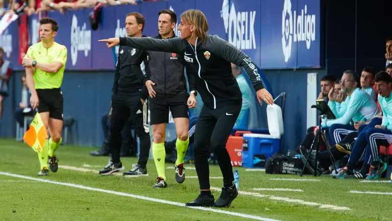 Jagoba Arrasate (entrenador CA Osasuna) durante el partido de la Liga Santander entre CA Osasuna y Elche CF disputado en el estadio de El Sadar en Pamplona. I&Ntilde;IGO ALZUGARAY