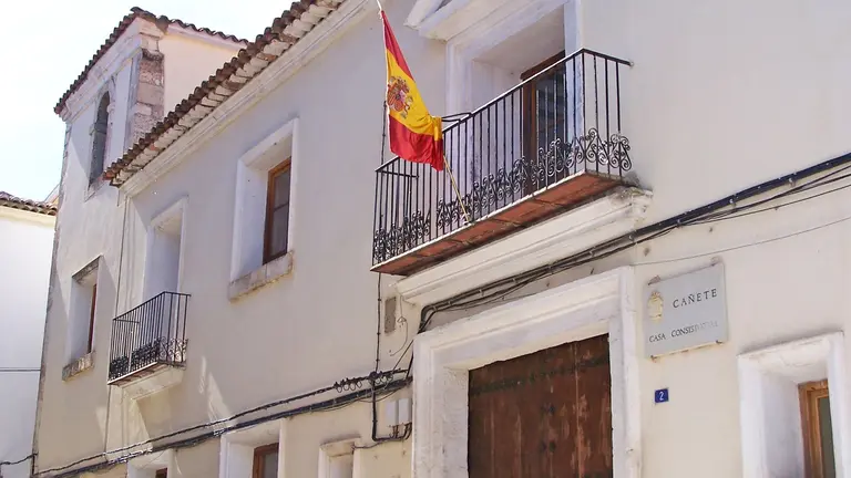 Fachada del Ayuntamiento de Ca&ntilde;ete (Cuenca). AYUNTAMIENTO DE CA&Ntilde;ETE