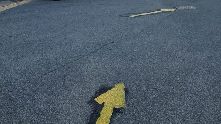 La Guardia Civil investiga unas p&igrave;ntadas en el Camino de Santiago que buscaban desorientar a los peregrinos. GUARDIA CIVIL