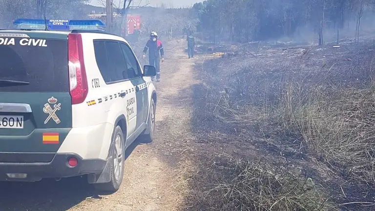 Desalojados vecinos de una calle de Corella a causa de un incendio. GUARDIA CIVIL