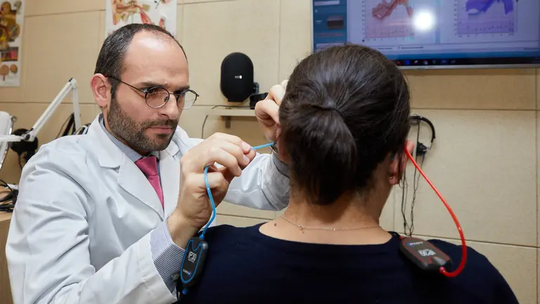 Centro Auditivo Sancho Ram&iacute;rez, en la calle Sancho El Fuerte 24 de Pamplona. I&Ntilde;IGO ALZUGARAY