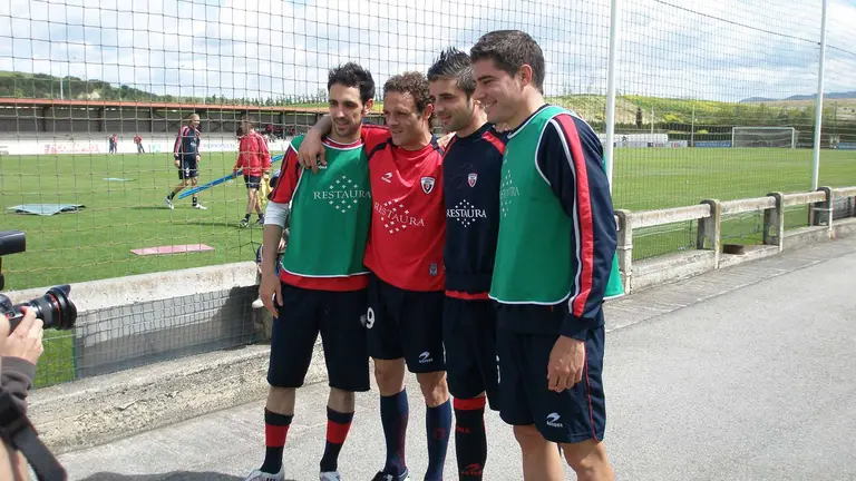 Juanfran, Corrales, Portillo y Javi Garc&iacute;a, en la plantilla de Osasuna 2007-08 en Tajonar. Navarra.com