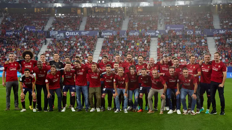 Homenaje a los jugadores de Osasuna subcampeones de la Copa del Rey de 2005. I&Ntilde;IGO ALZUGARAY