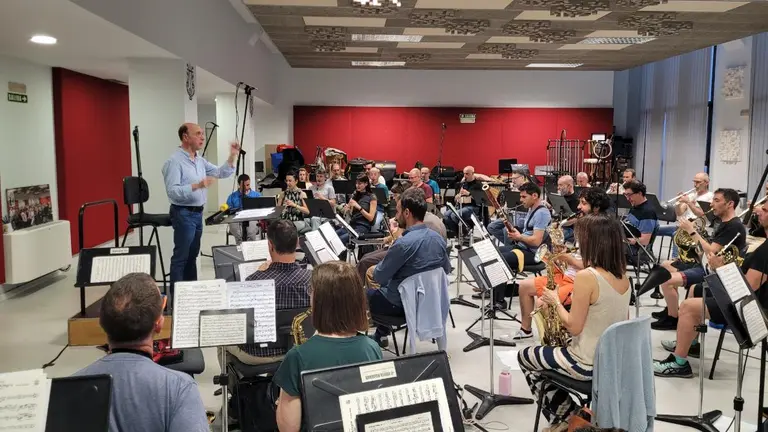 La Pamplonesa graba el himno de Osasuna con motivo de la final de Copa del Rey. CEDIDA
